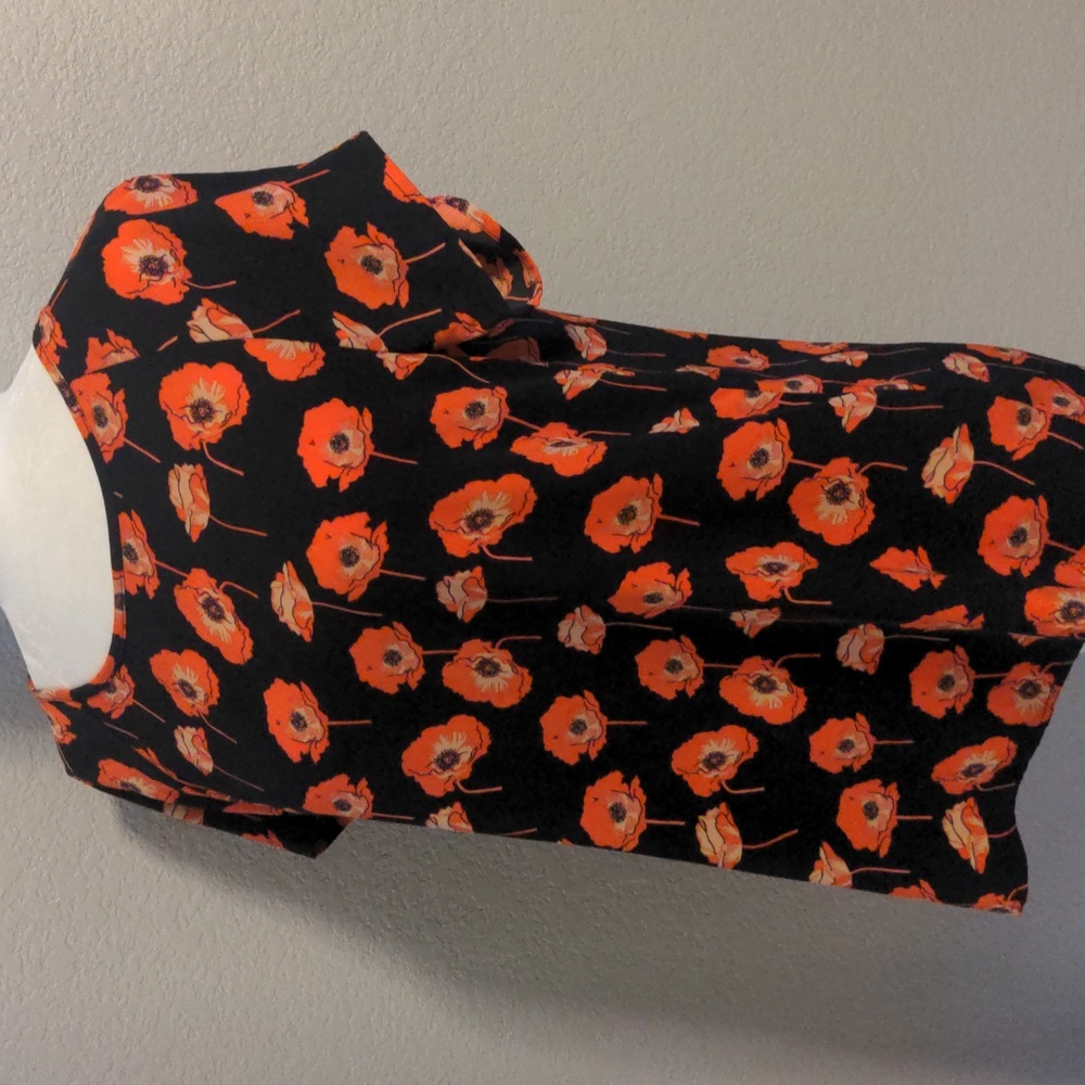 CAbi Red Black Poppy Floral Spring Top with Back Detail